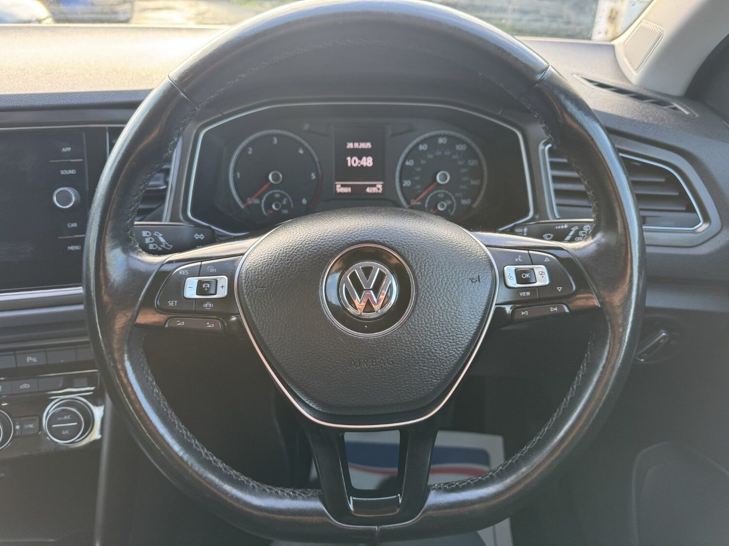 Used Volkswagen T-Roc 2019 for sale - 76736549: Photo 16