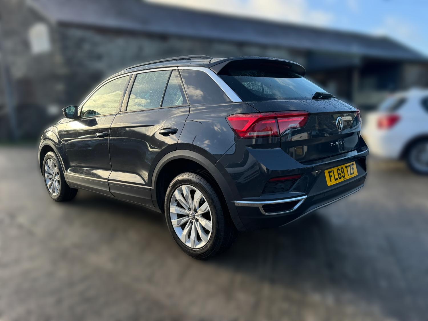 Used Volkswagen T-Roc 2019 for sale - 76736549: Photo 4