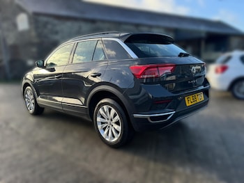 Used Volkswagen T-Roc 2019 for sale - 76736549: Photo