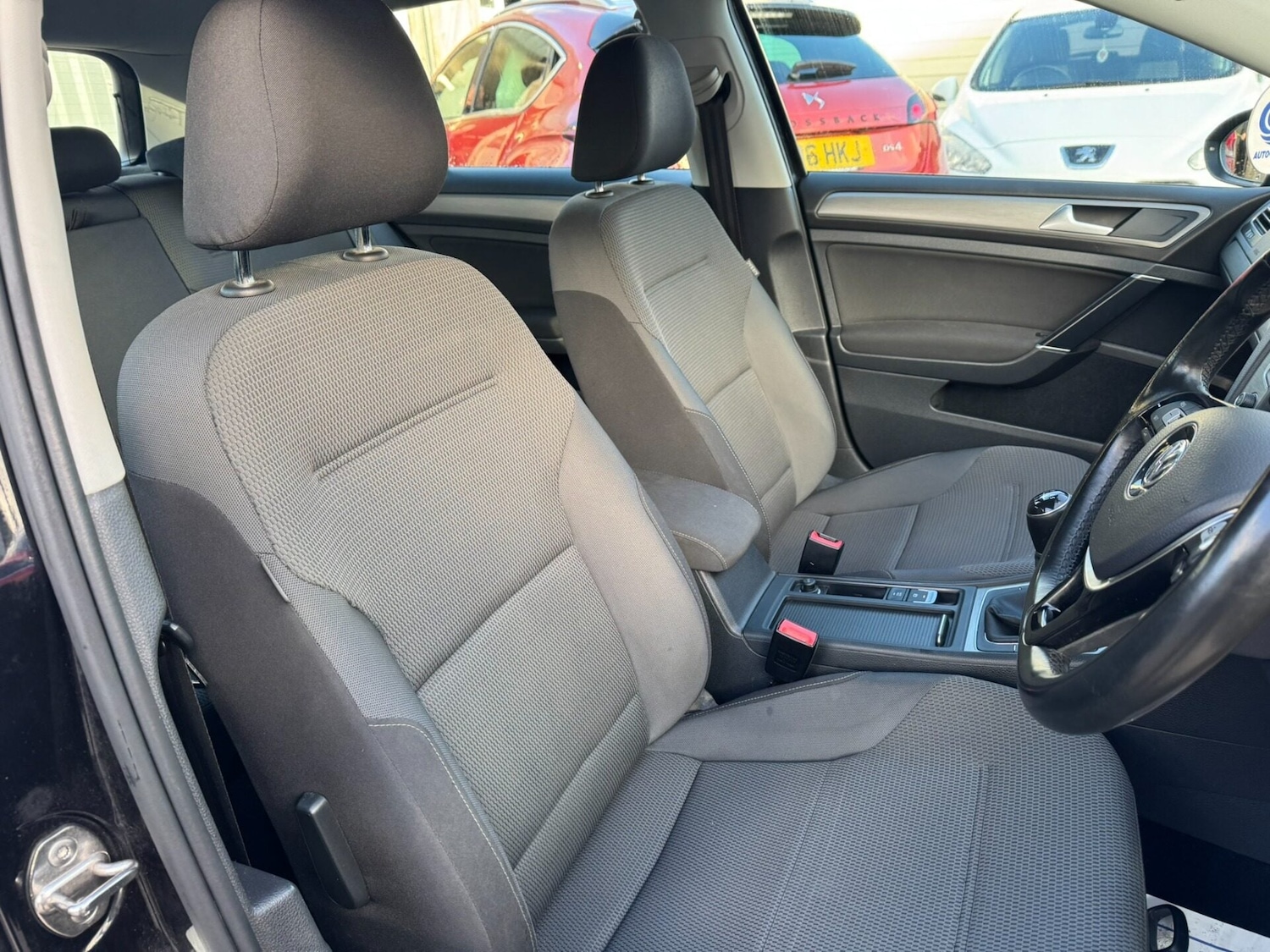 Used Volkswagen Golf 2015 for sale - 77365450: Photo 12