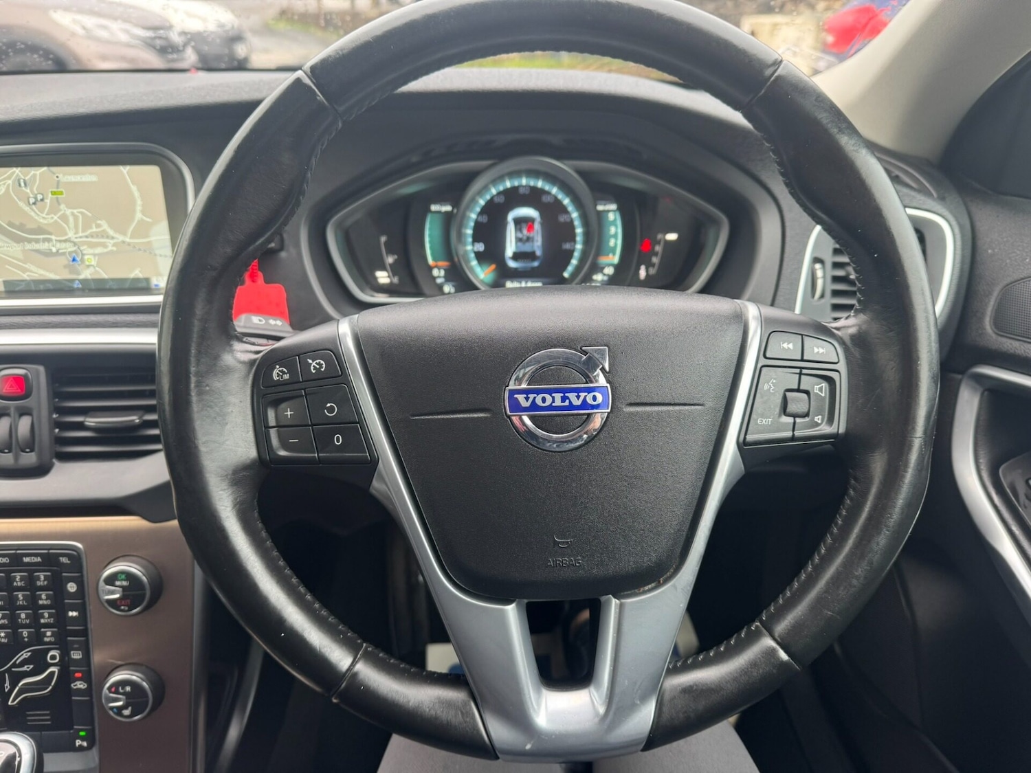 Used Volvo V40 2015 for sale - 77368086: Photo 12