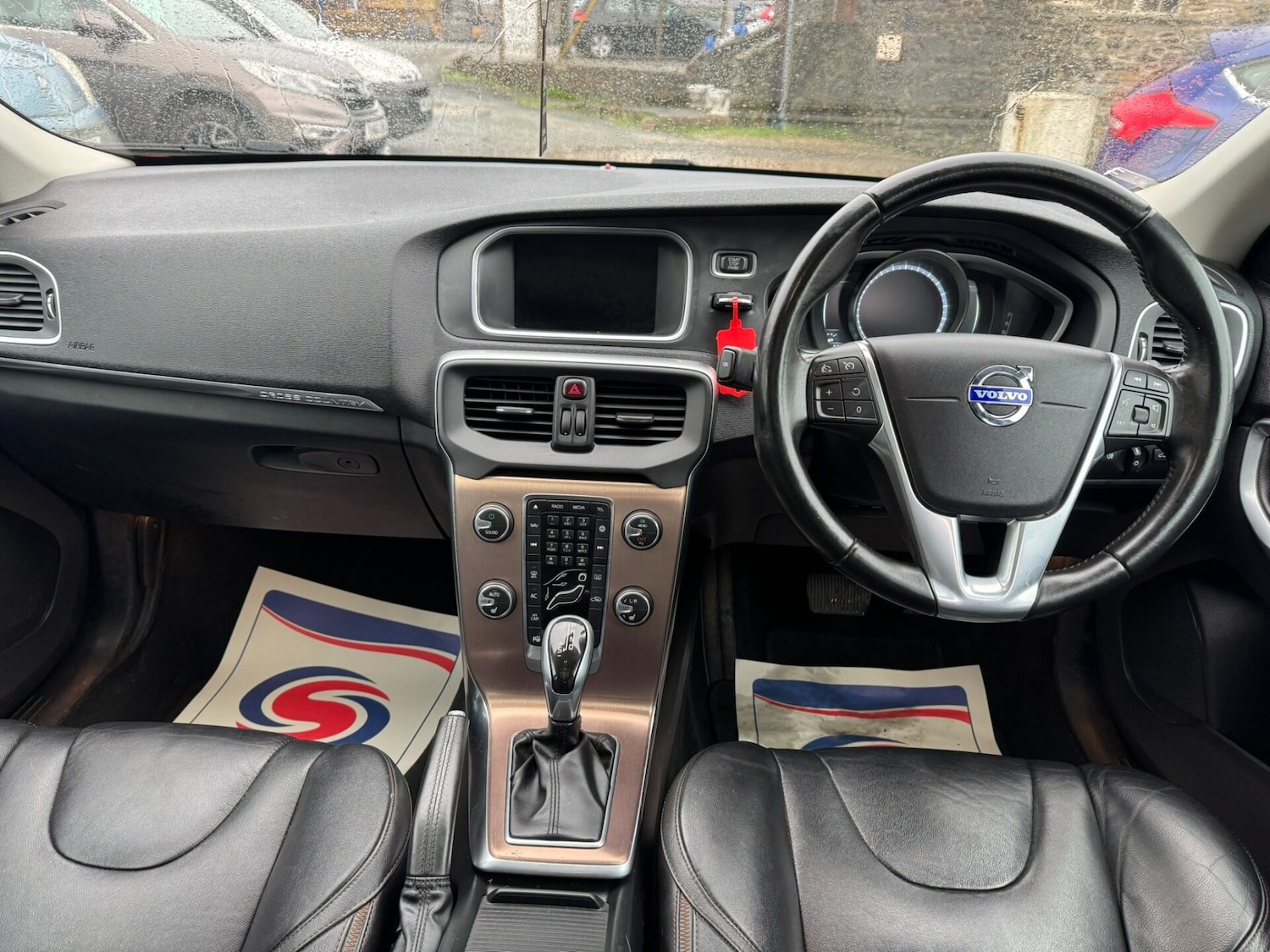 Used Volvo V40 2015 for sale - 77368086: Photo 9