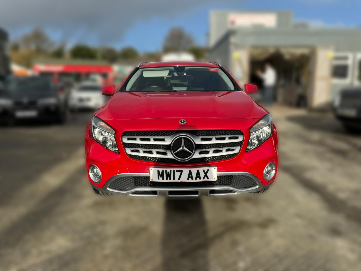 Used Mercedes-Benz GLA 2017 for sale - 76893141: Photo 2