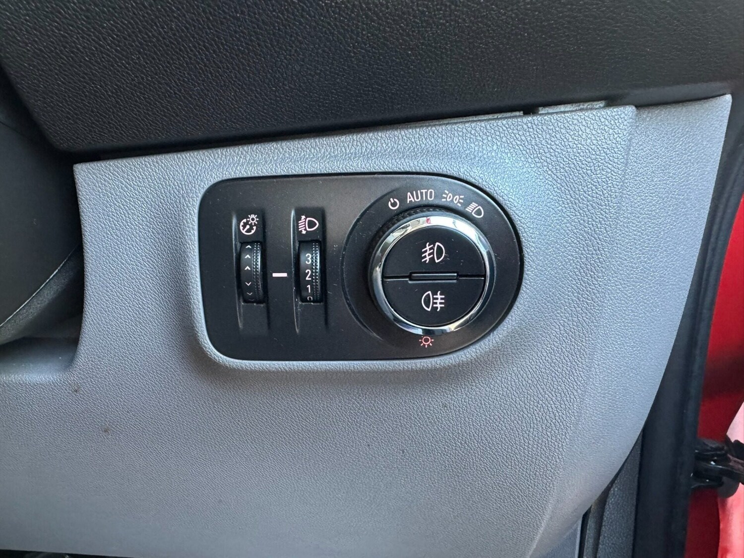 Used Vauxhall Corsa 2015 for sale - 77365443: Photo 18