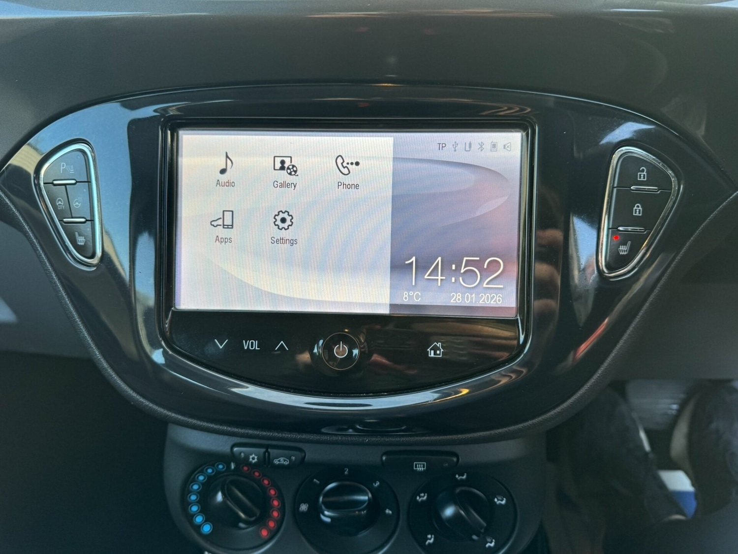 Used Vauxhall Corsa 2015 for sale - 77365443: Photo 19