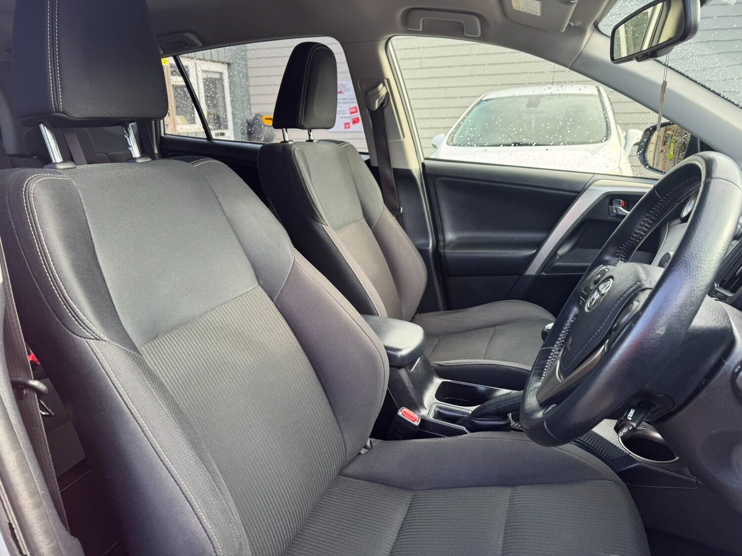 Used Toyota RAV4 2015 for sale - 77365463: Photo 11