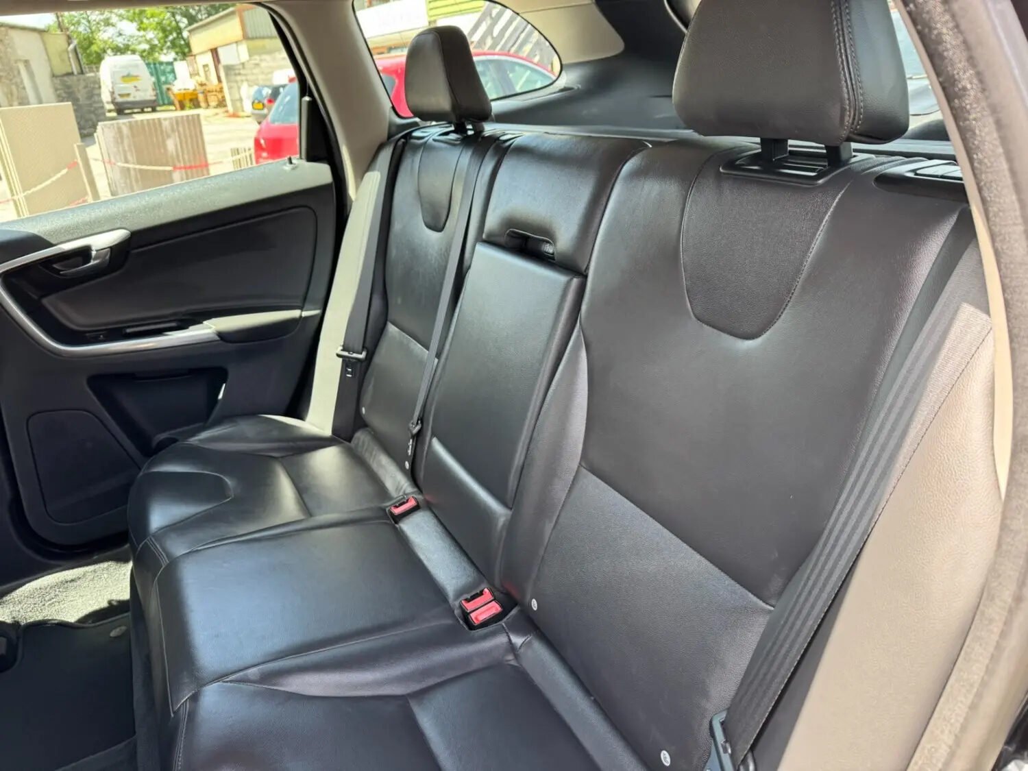 Used Volvo XC60 2015 for sale - 76625216: Photo 10