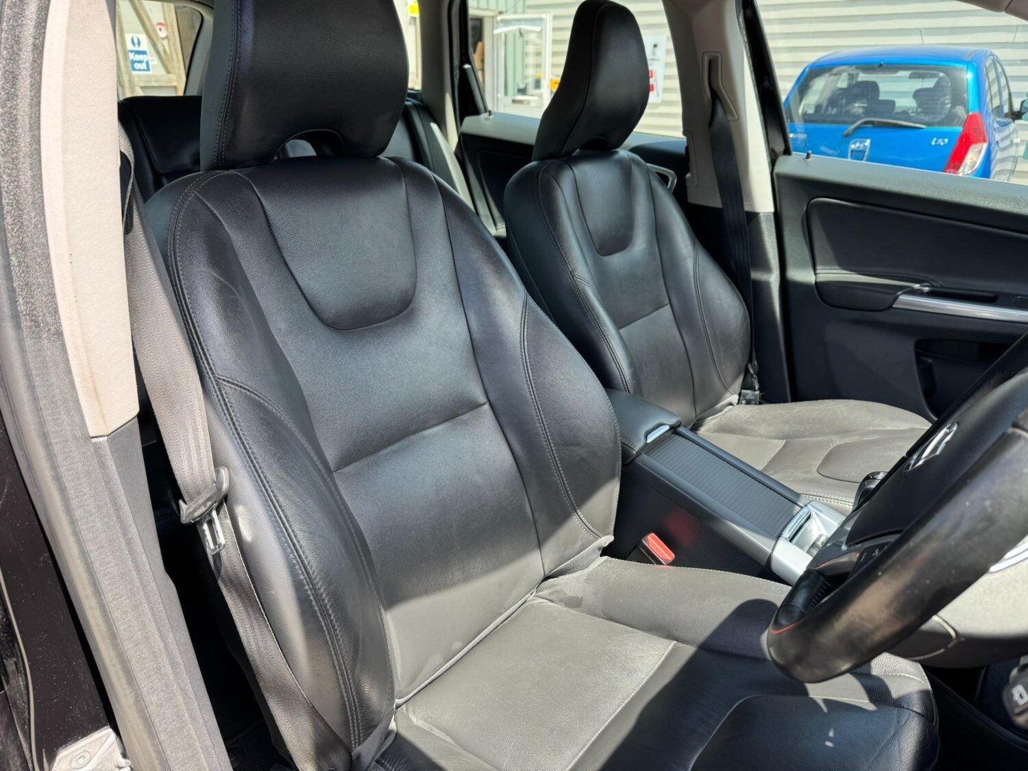 Used Volvo XC60 2015 for sale - 76625216: Photo 15