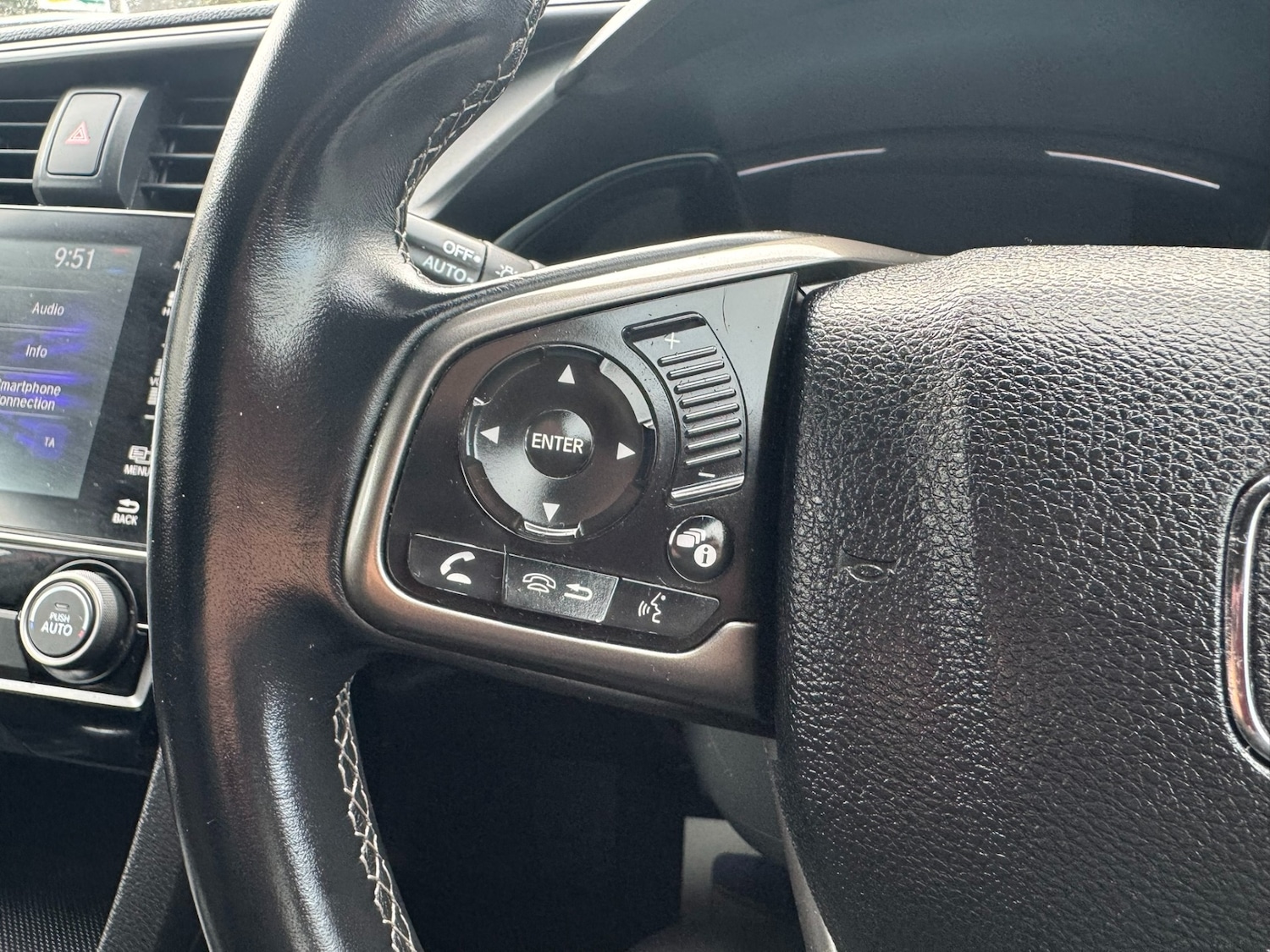 Used Honda Civic 2018 for sale - 76322062: Photo 22