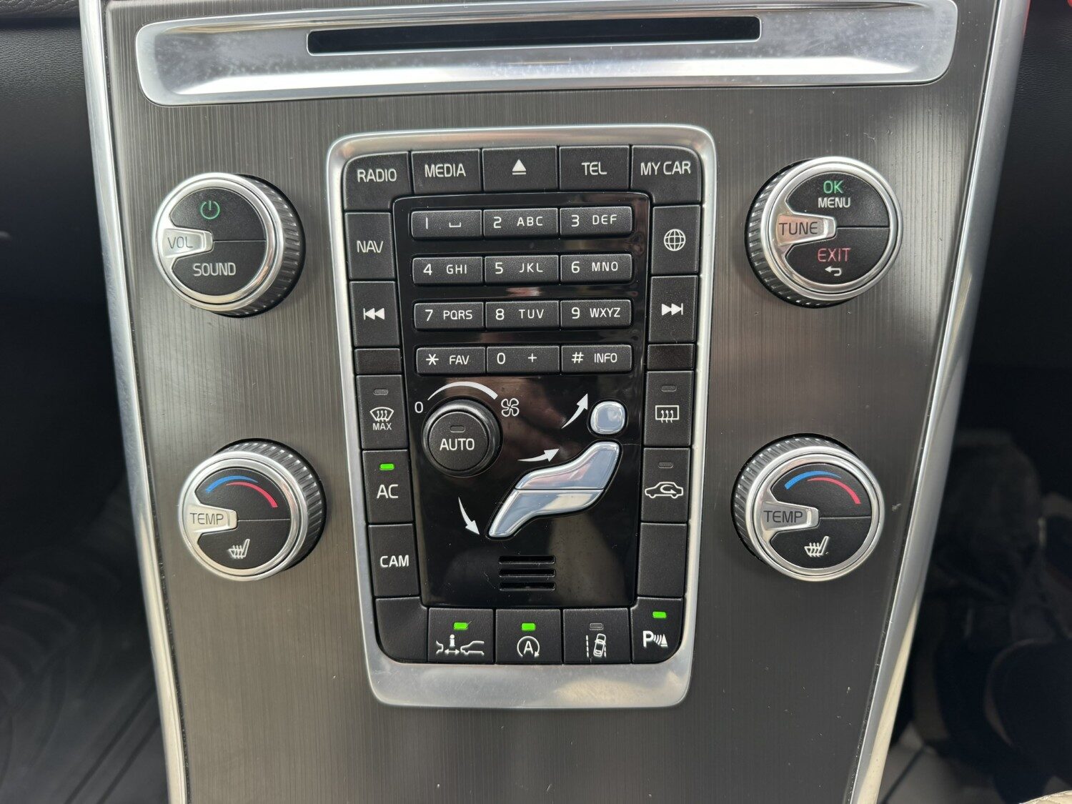 Used Volvo XC60 2014 for sale - 77998630: Photo 19