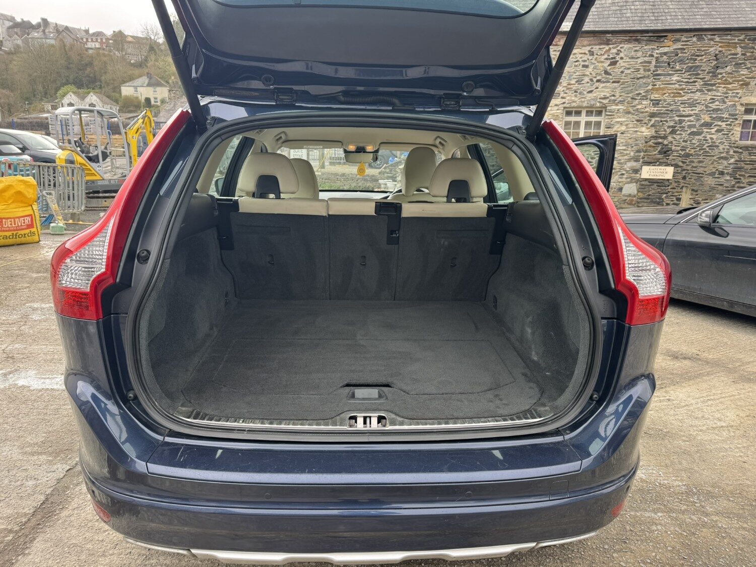 Used Volvo XC60 2014 for sale - 77998630: Photo 7