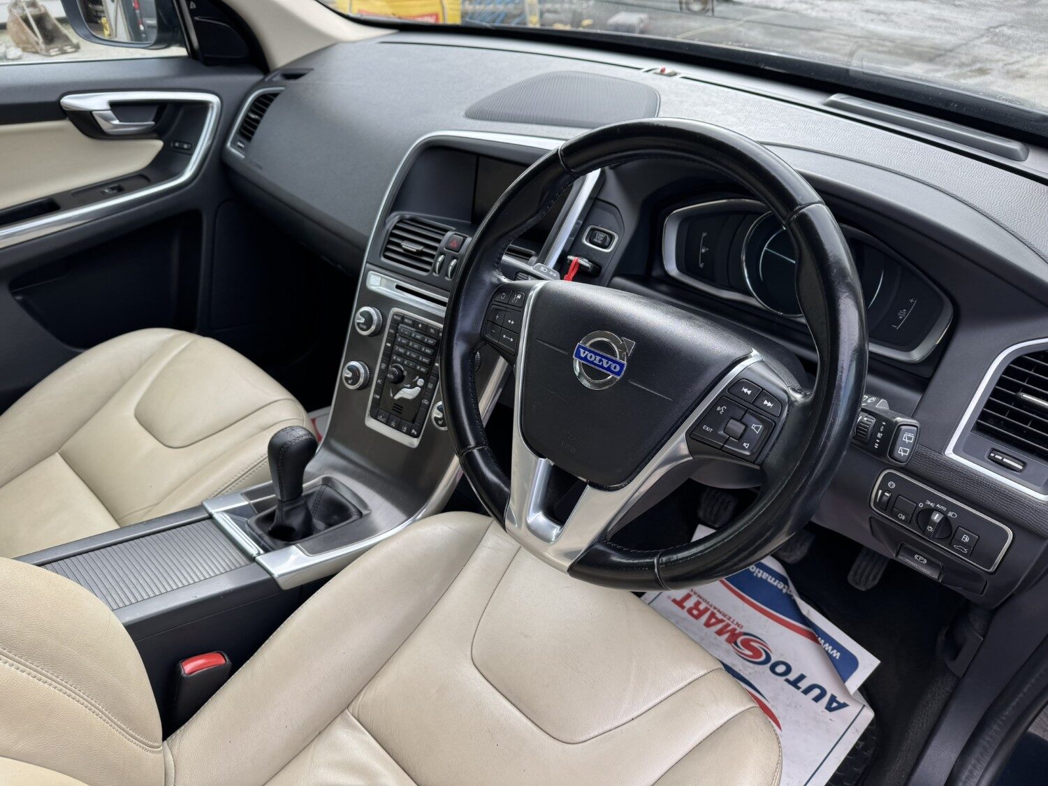 Used Volvo XC60 2014 for sale - 77998630: Photo 8