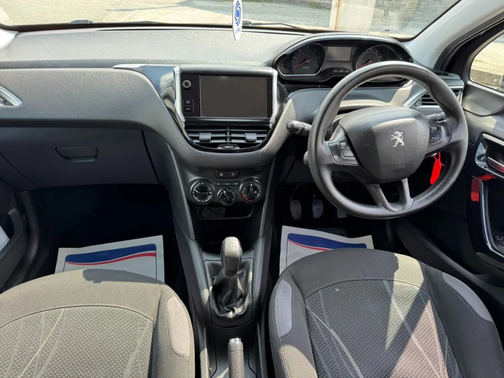 Used Peugeot 208 2013 for sale - 76625200: Photo 10