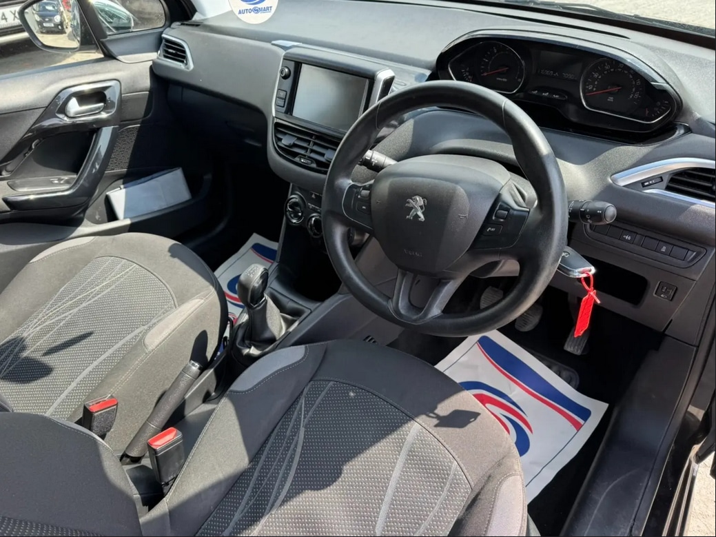 Used Peugeot 208 2013 for sale - 76625200: Photo 9