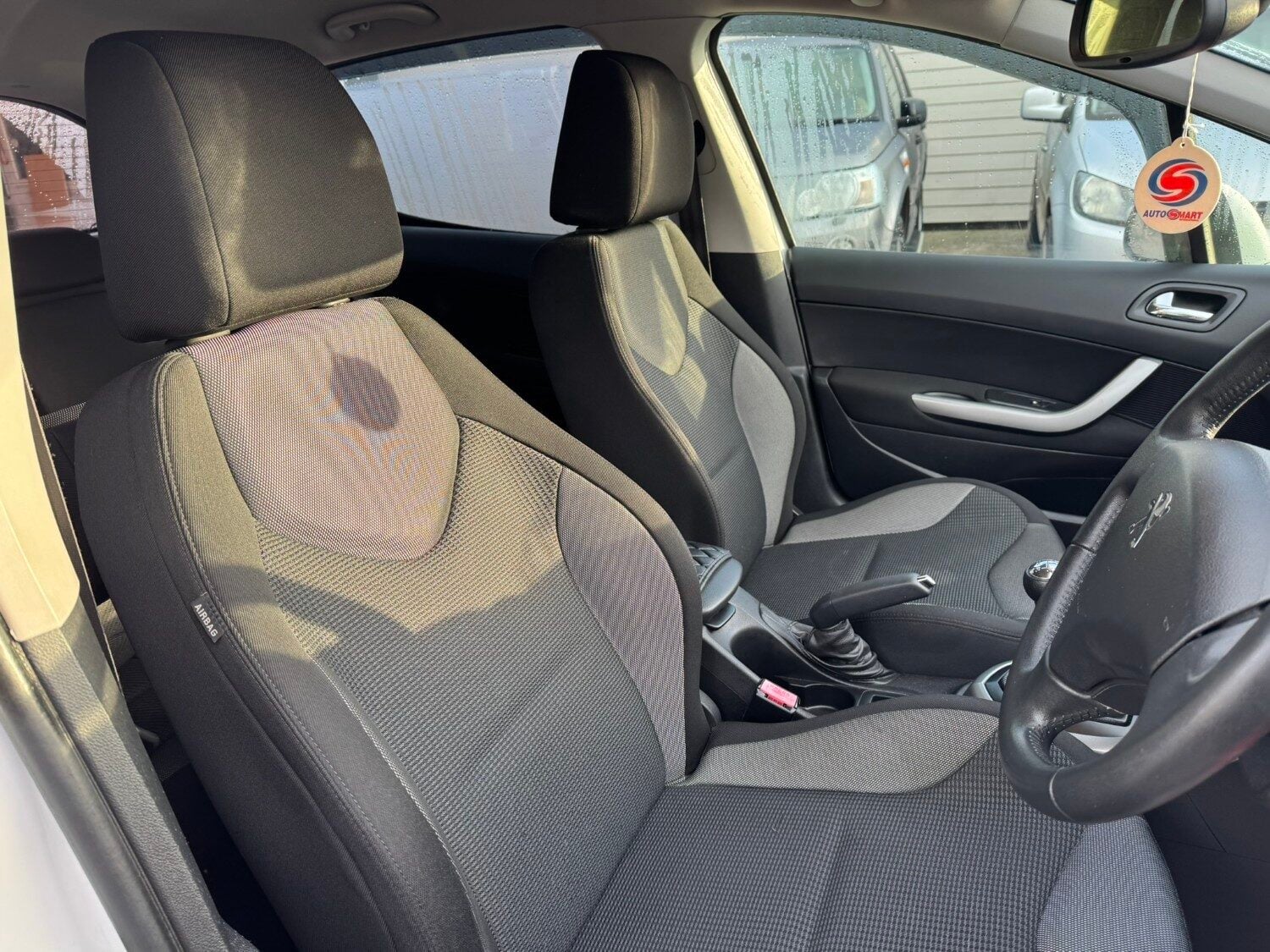 Used Peugeot 308 2013 for sale - 76958637: Photo 10