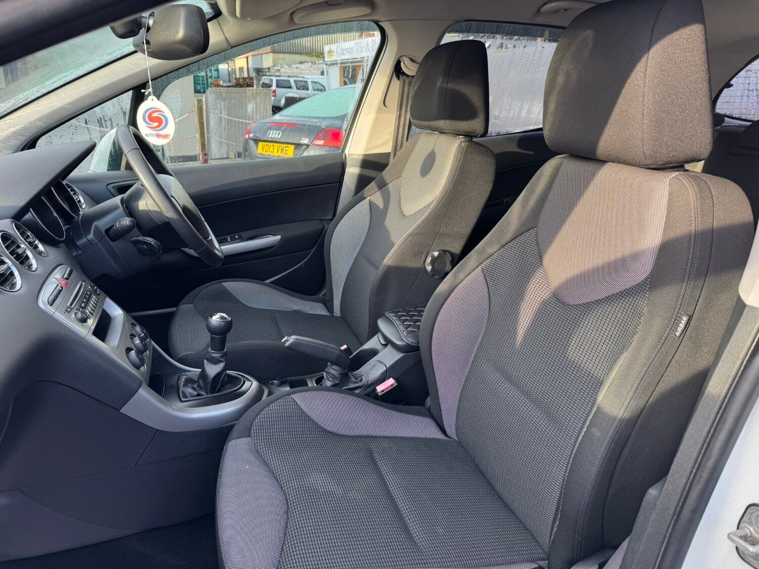 Used Peugeot 308 2013 for sale - 76958637: Photo 12