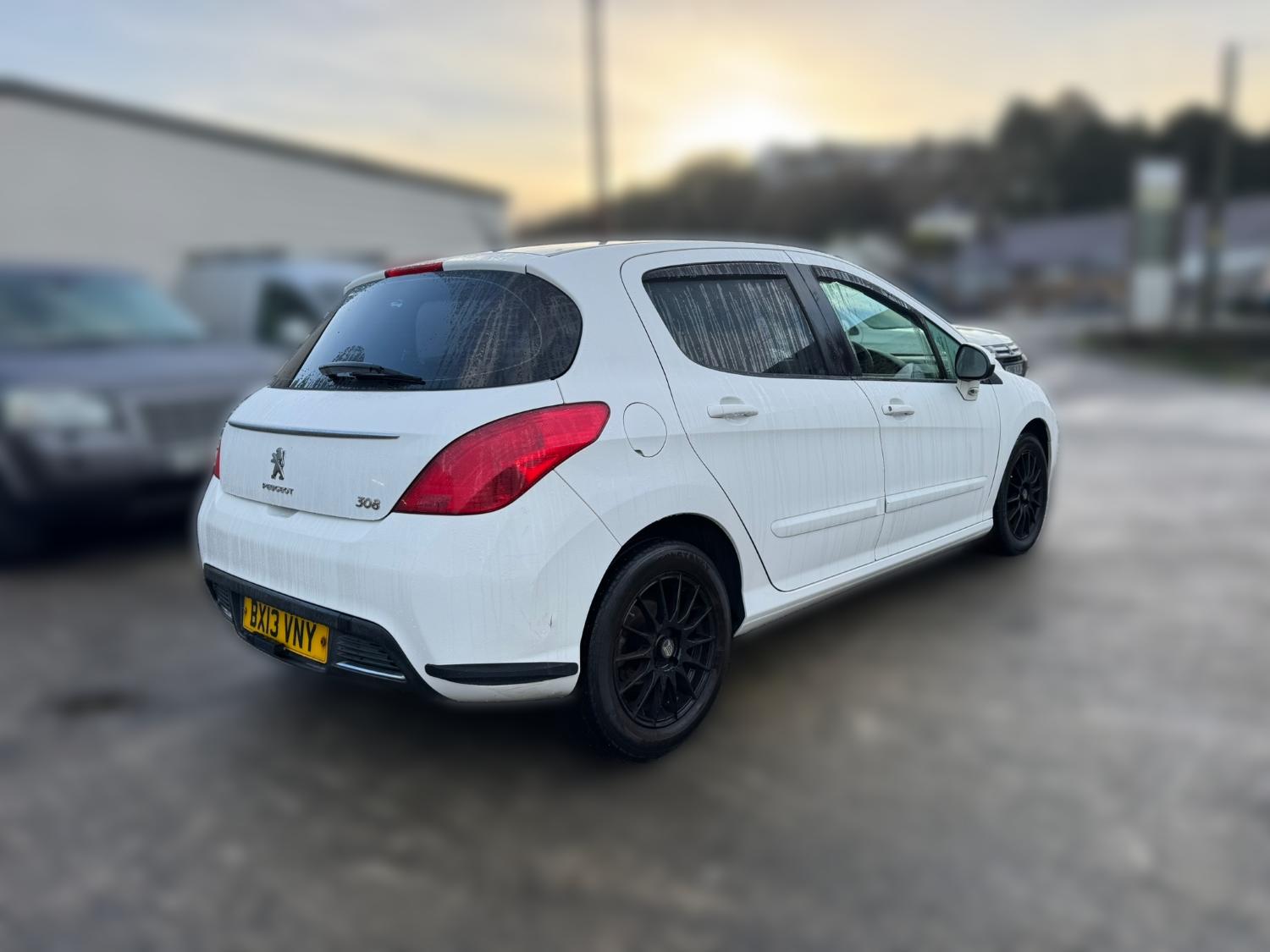 Used Peugeot 308 2013 for sale - 76958637: Photo 4