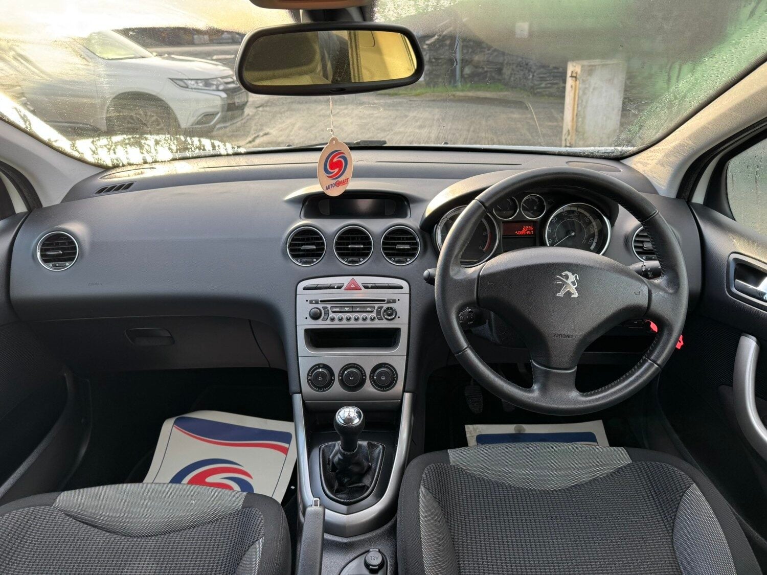 Used Peugeot 308 2013 for sale - 76958637: Photo 8