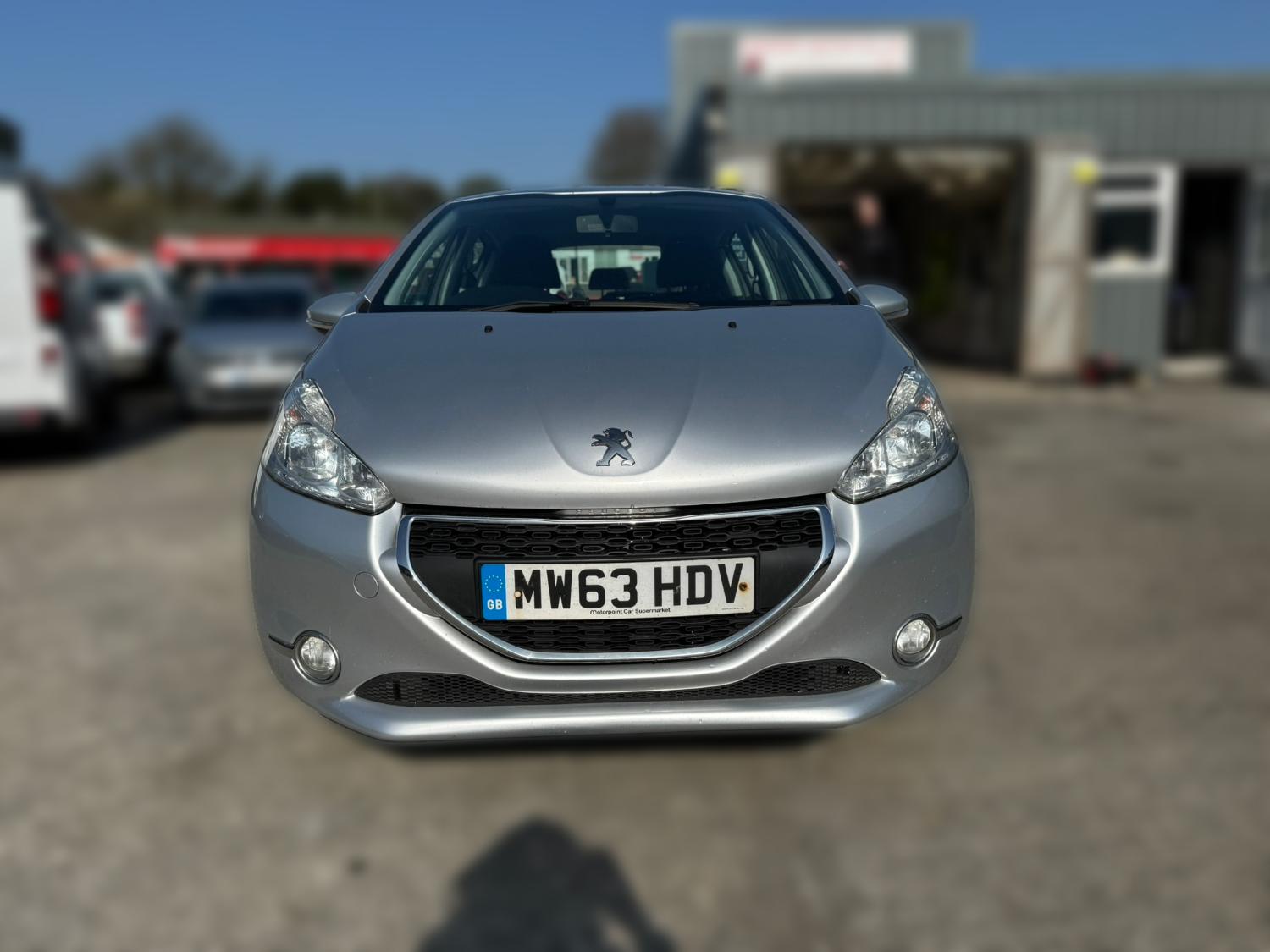 Used Peugeot 208 2013 for sale - 77764167: Photo 2