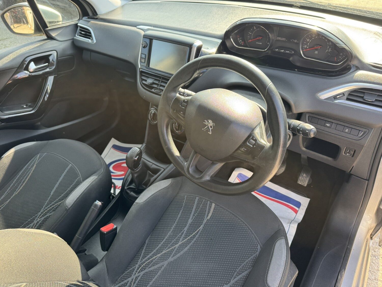 Used Peugeot 208 2013 for sale - 77764167: Photo 9