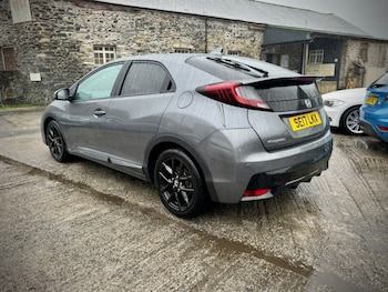 Used Honda Civic 2017 for sale - 76402464: Photo