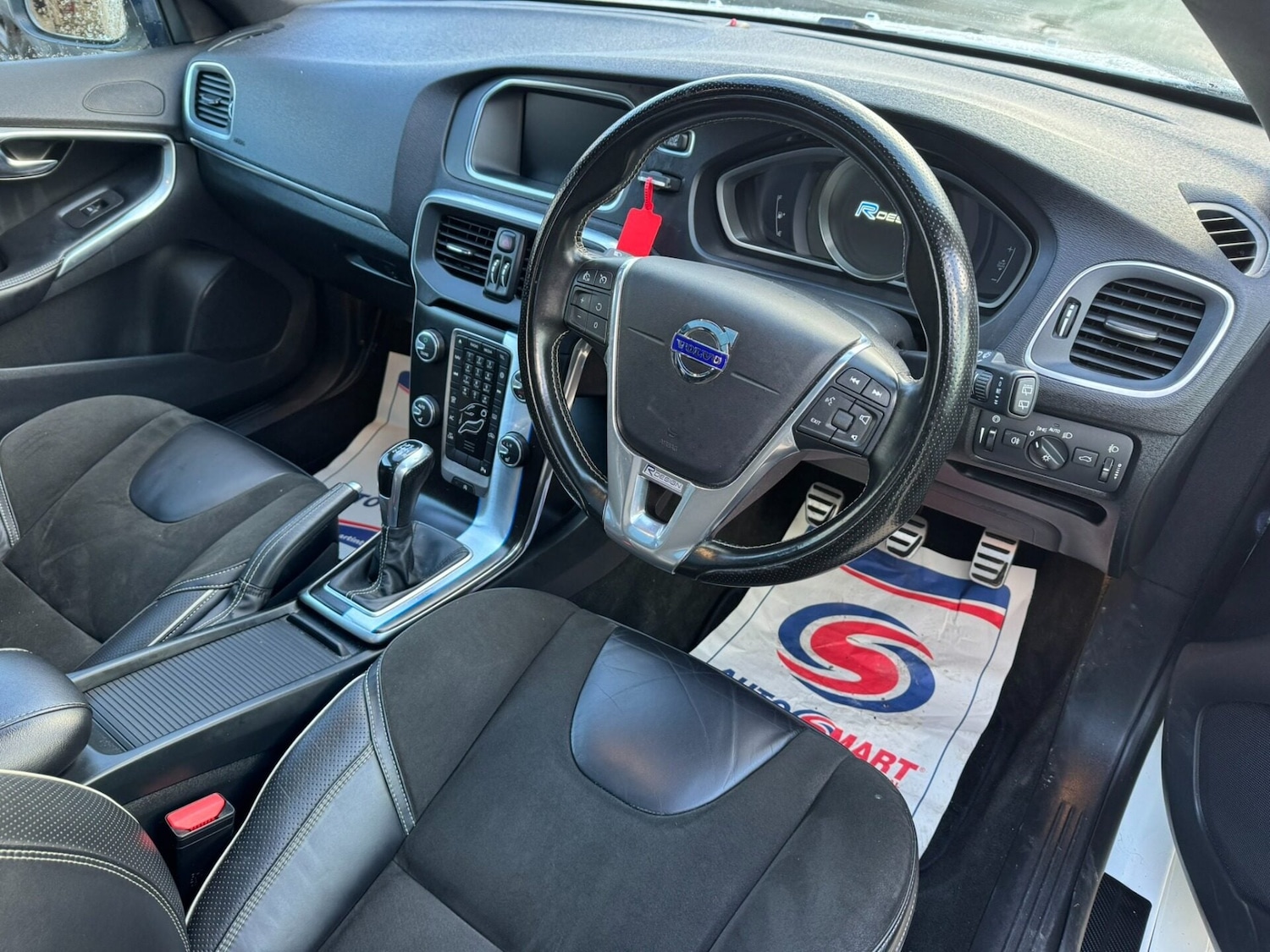 Used Volvo V40 2015 for sale - 77365453: Photo 10