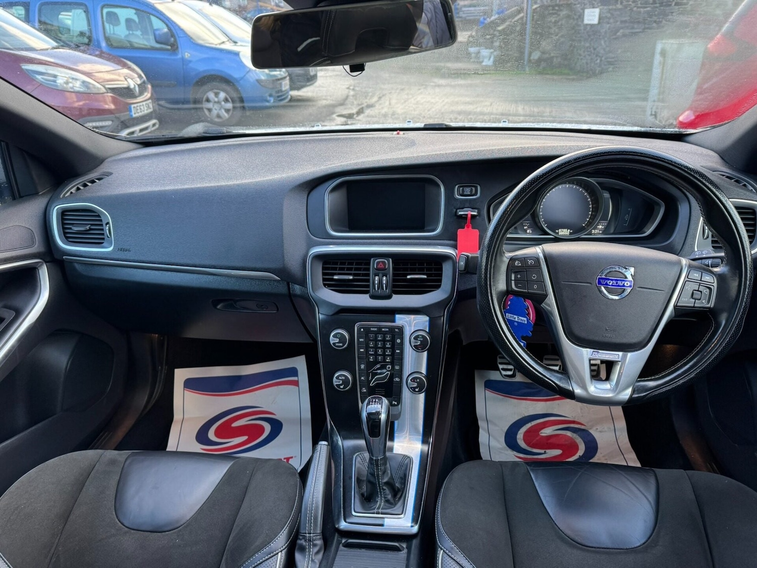 Used Volvo V40 2015 for sale - 77365453: Photo 11