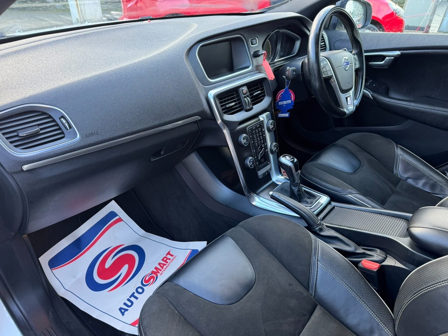 Used Volvo V40 2015 for sale - 77365453: Photo 13