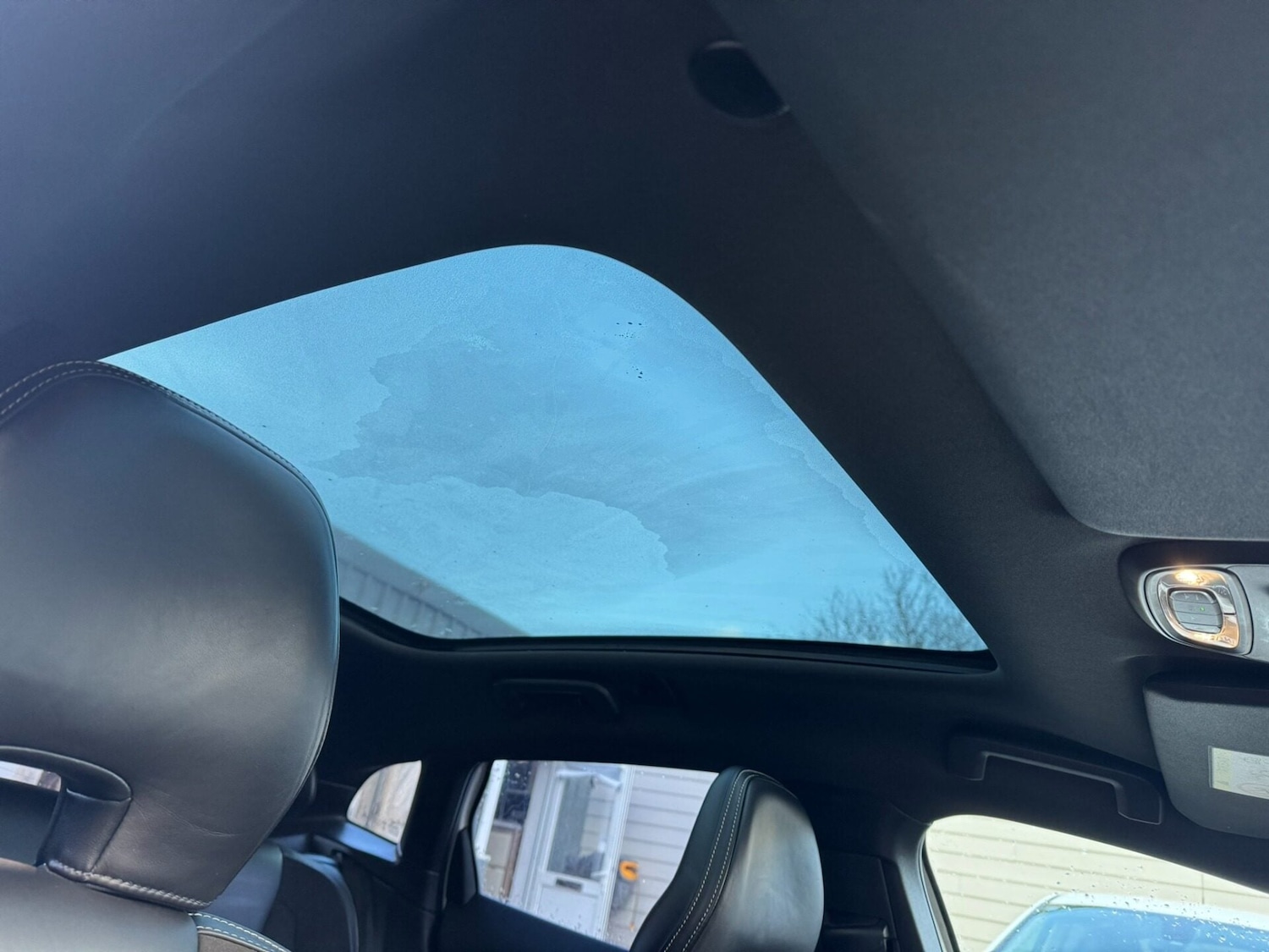 Used Volvo V40 2015 for sale - 77365453: Photo 17