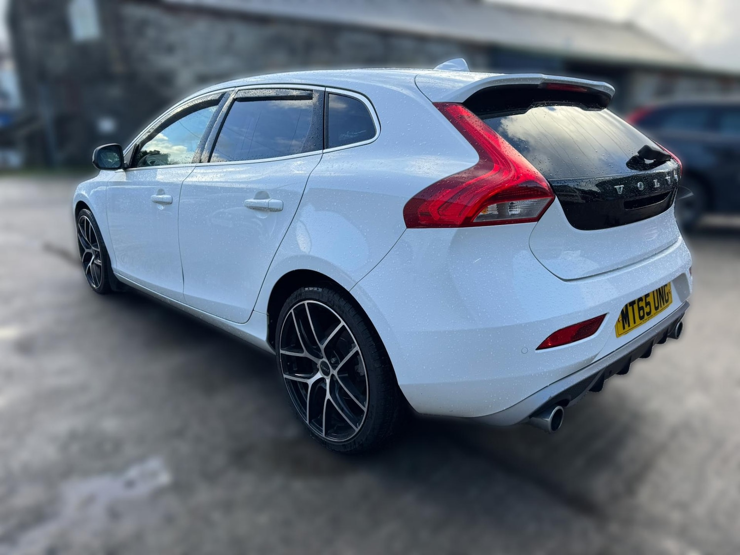 Used Volvo V40 2015 for sale - 77365453: Photo 5