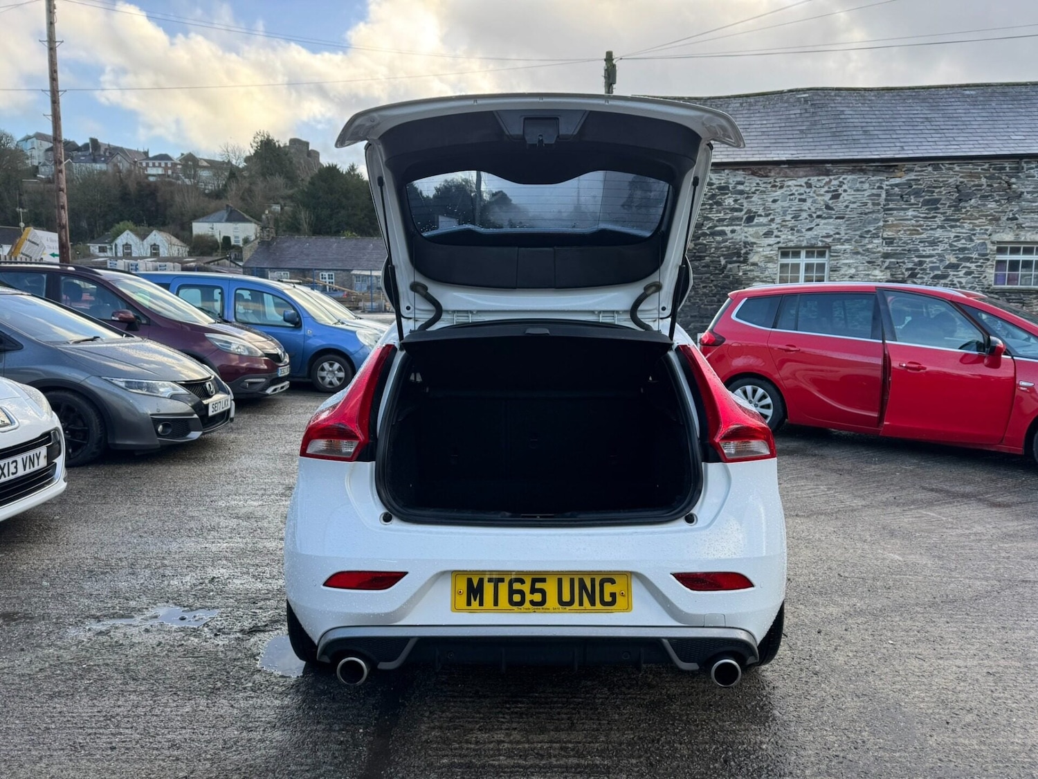 Used Volvo V40 2015 for sale - 77365453: Photo 8