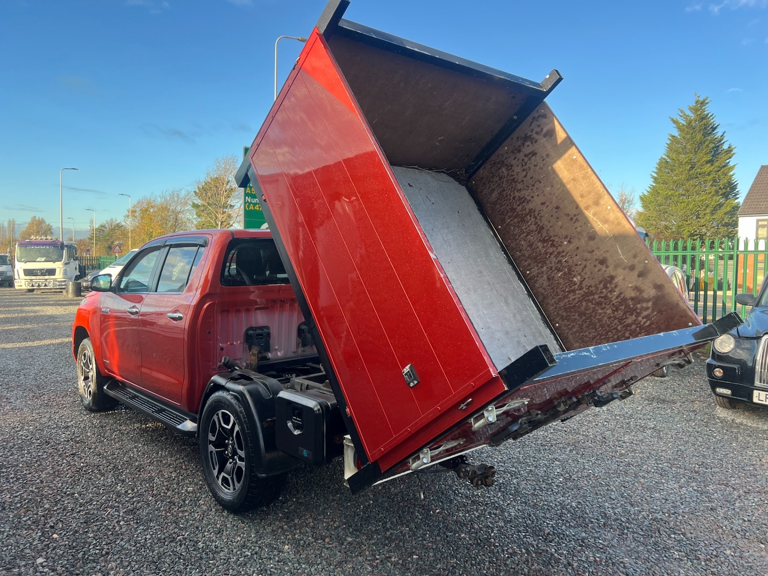 Used Toyota Hilux 2021 for sale - 76613576: Photo 3