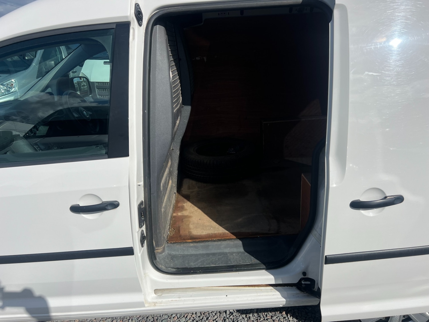 Used Volkswagen Caddy 2014 for sale - 77888975: Photo 8