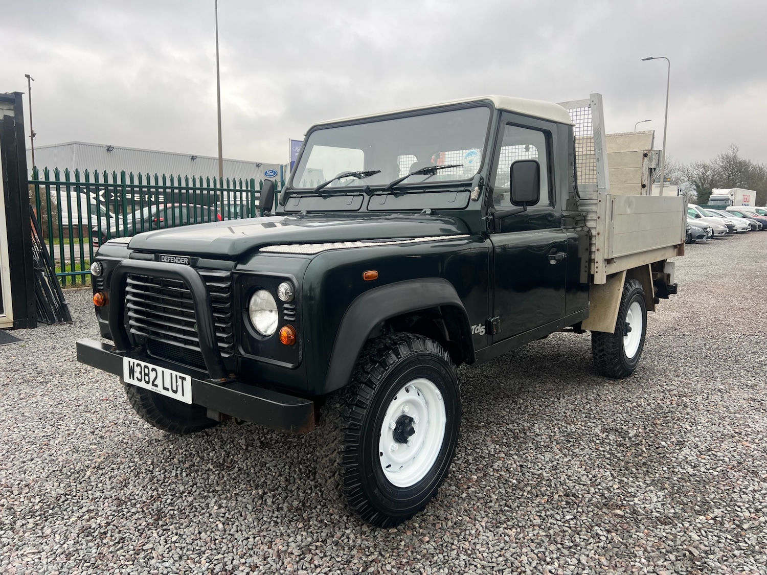Used Land Rover Defender 2000 for sale - 77690815: Photo 2