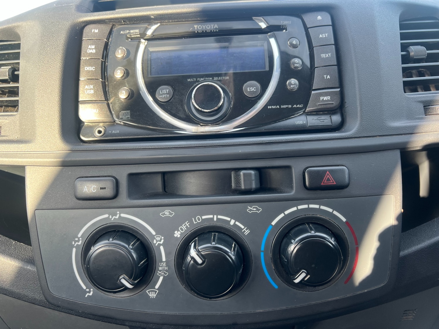 Used Toyota Hilux 2012 for sale - 76565087: Photo 11