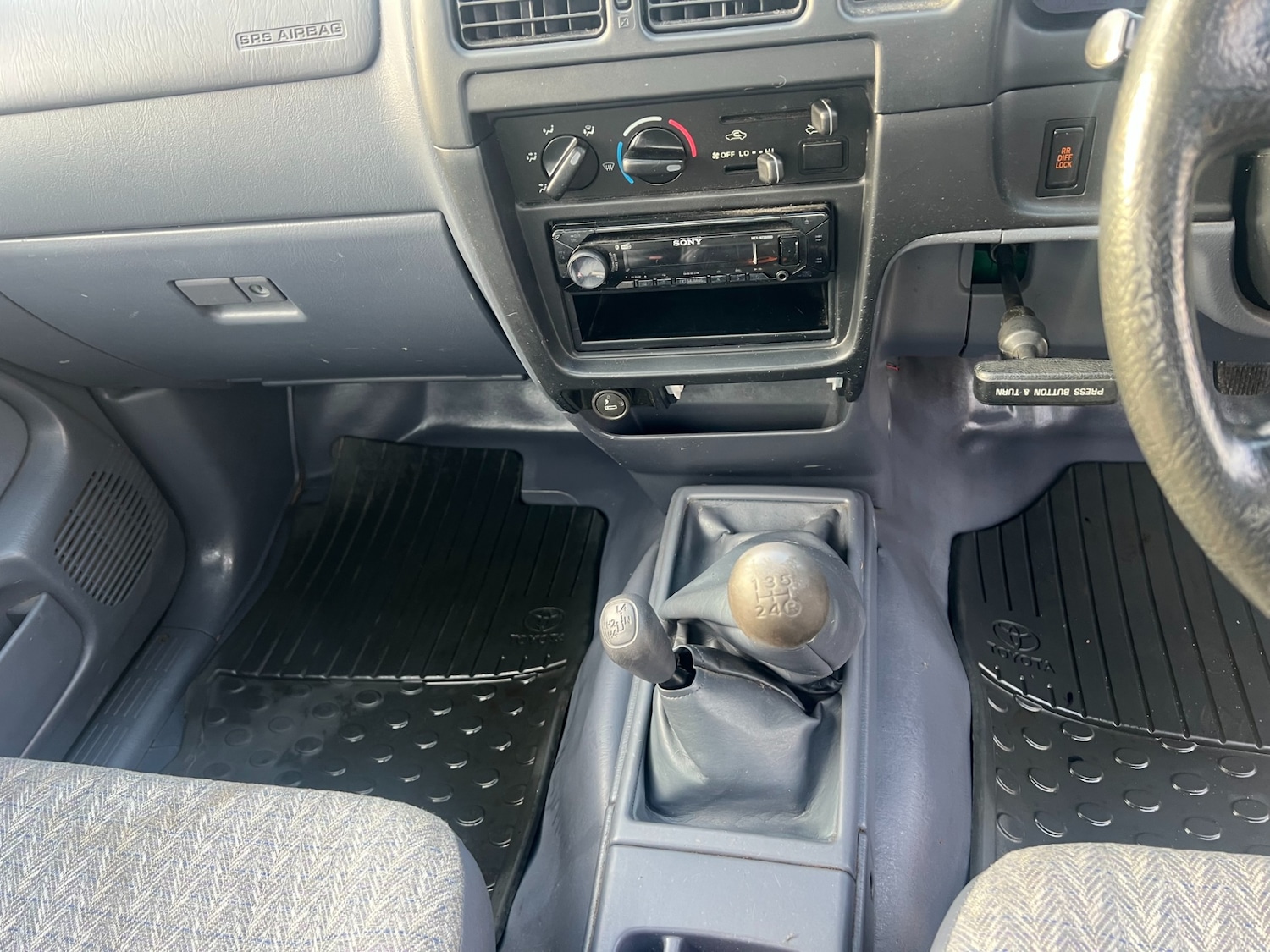 Used Toyota Hilux 2002 for sale - 76892245: Photo 16