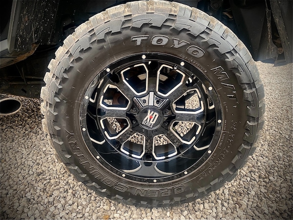 Used Hummer H2 2017 for sale - 69835372: Photo 12