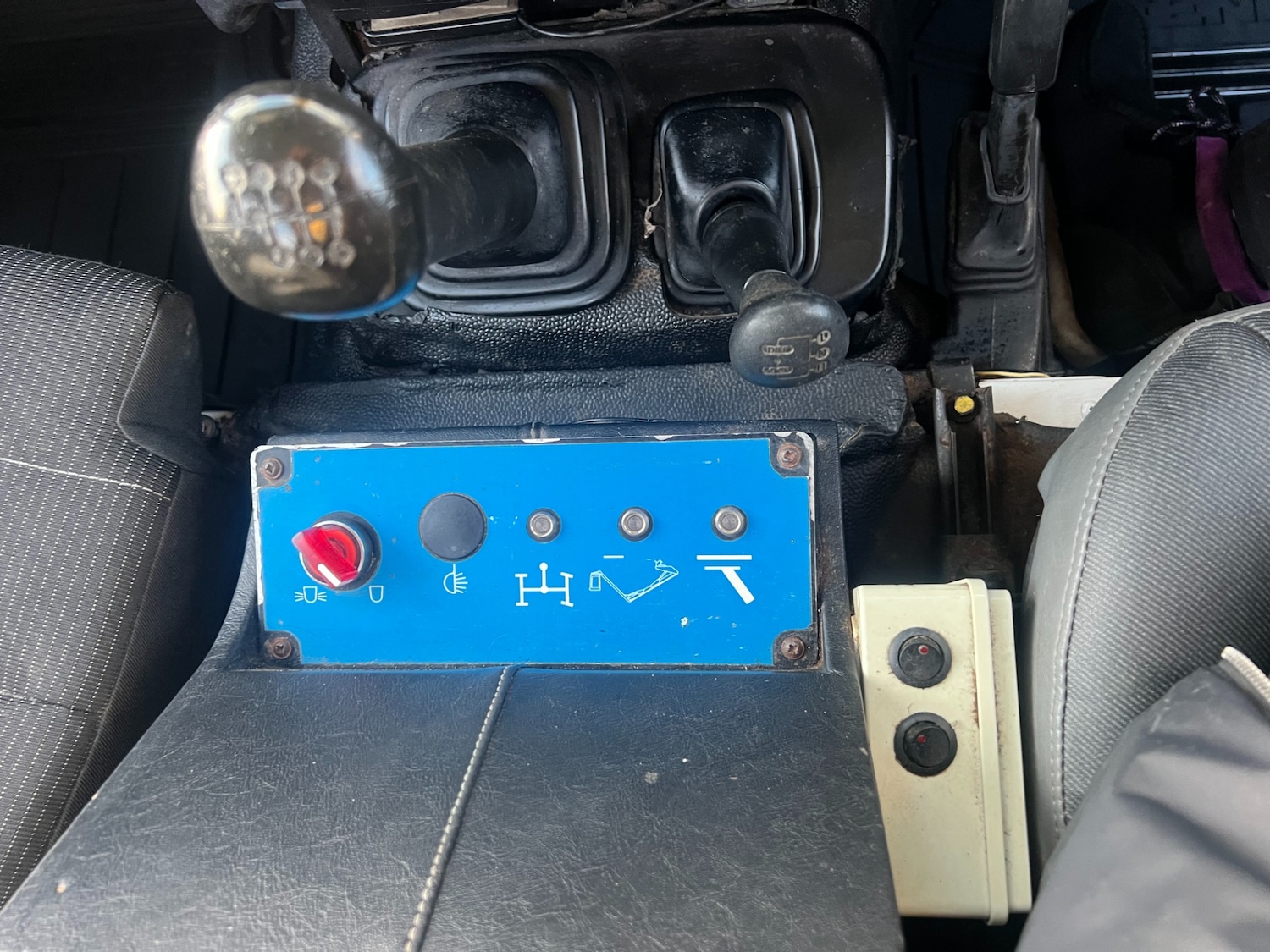 Used Land Rover Defender 2011 for sale - 77661984: Photo 10