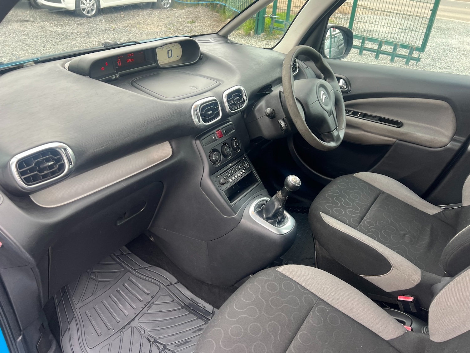 Used Citroen C3 Picasso 2009 for sale - 76220346: Photo 12