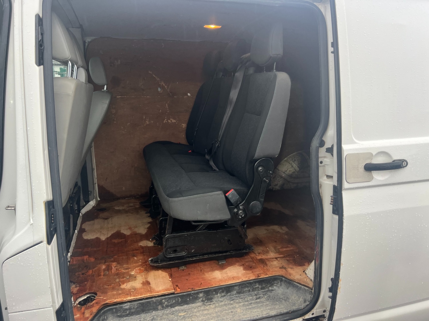 Used Volkswagen Transporter 2013 for sale - 76544640: Photo 9