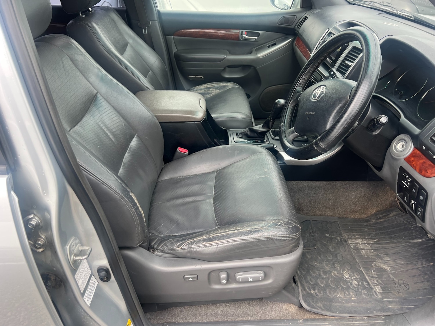 Used Toyota Land Cruiser 2004 for sale - 78176154: Photo 7