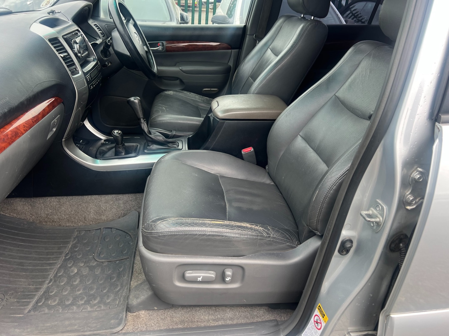 Used Toyota Land Cruiser 2004 for sale - 78176154: Photo 8