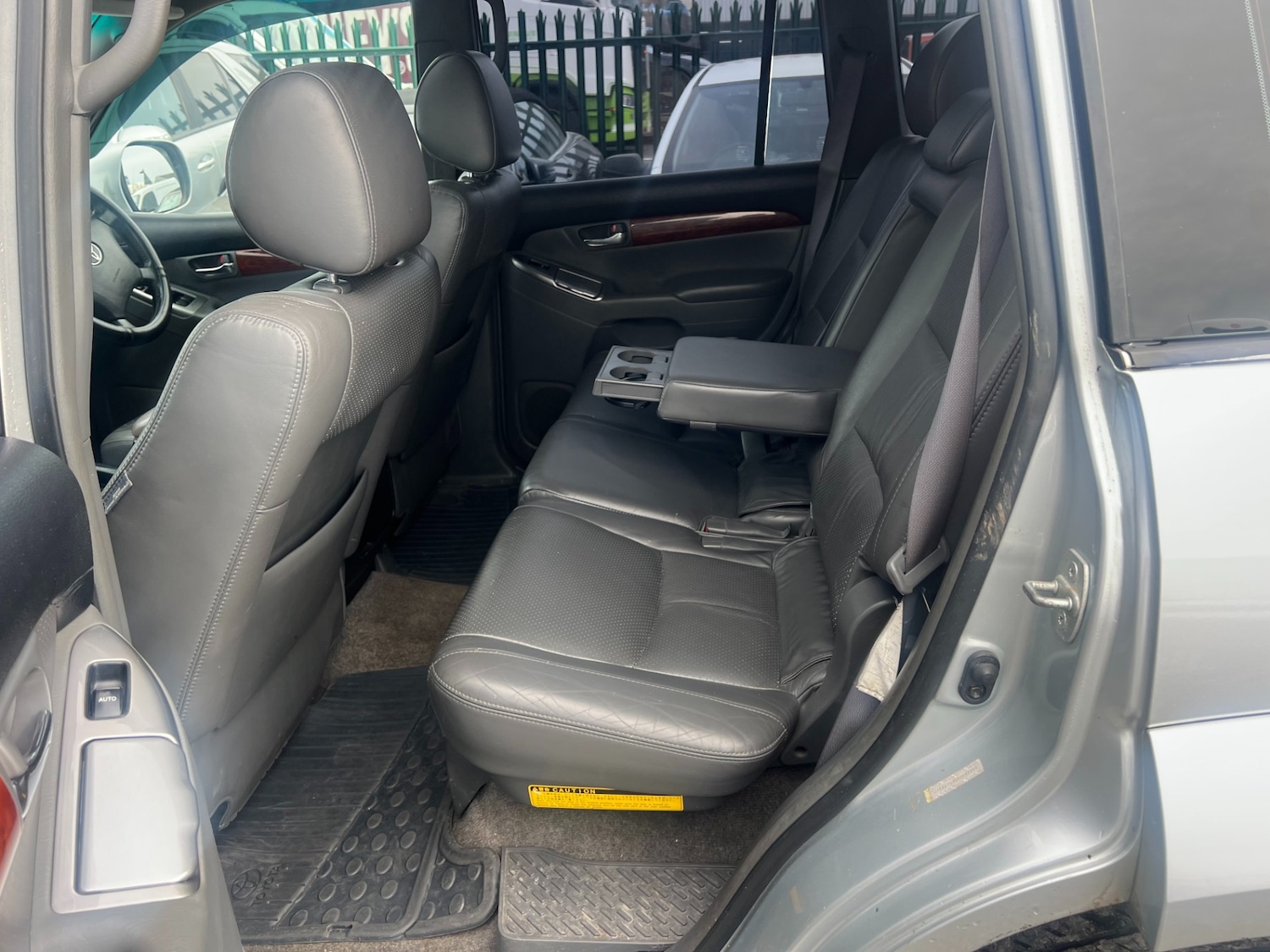 Used Toyota Land Cruiser 2004 for sale - 78176154: Photo 9