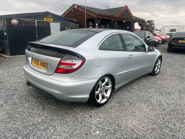Used Mercedes-Benz C-Class 2006 for sale - 76196181: Photo 4