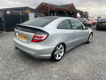Used Mercedes-Benz C-Class 2006 for sale - 76196181: Photo