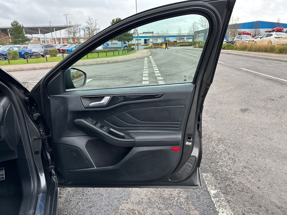 Used Ford Focus 2022 for sale - 76507509: Photo 35