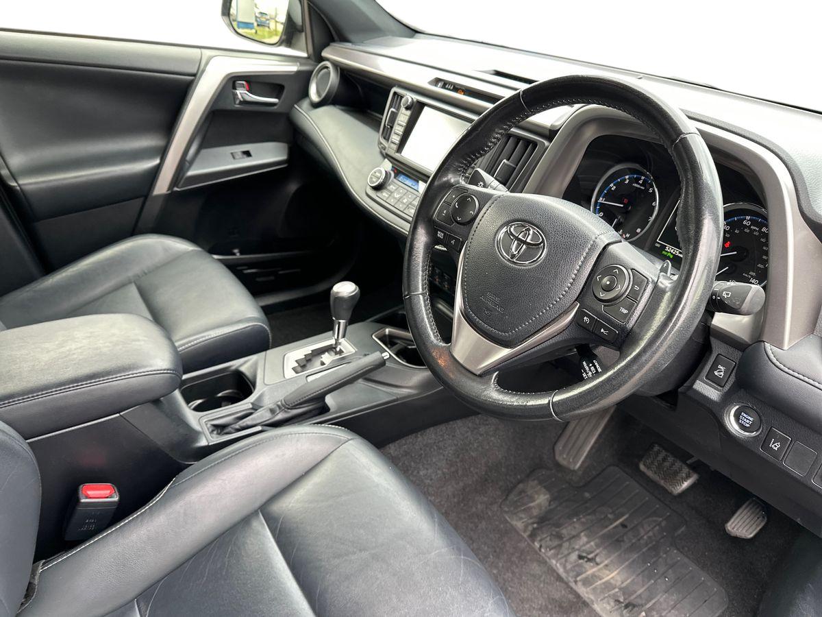 Used Toyota RAV4 2017 for sale - 76390013: Photo 10