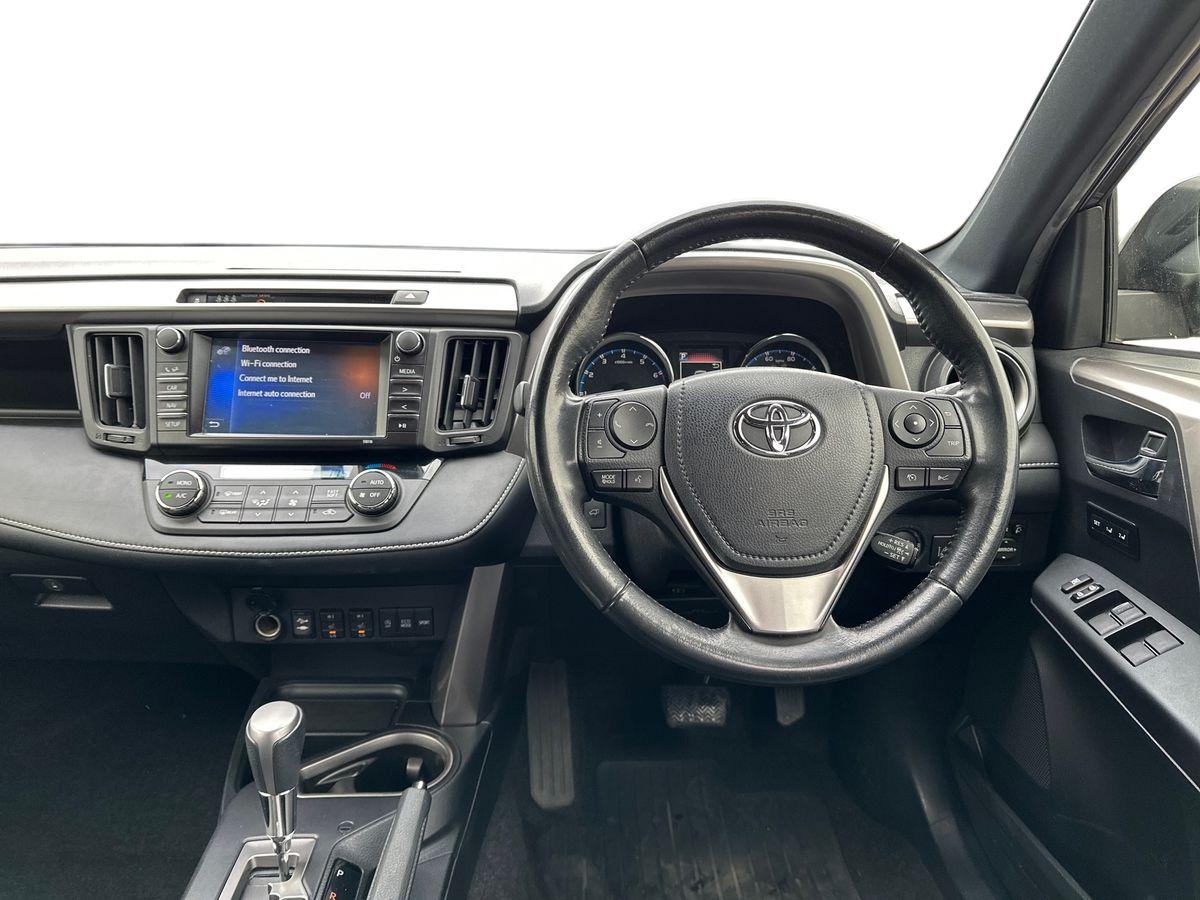 Used Toyota RAV4 2017 for sale - 76390013: Photo 16