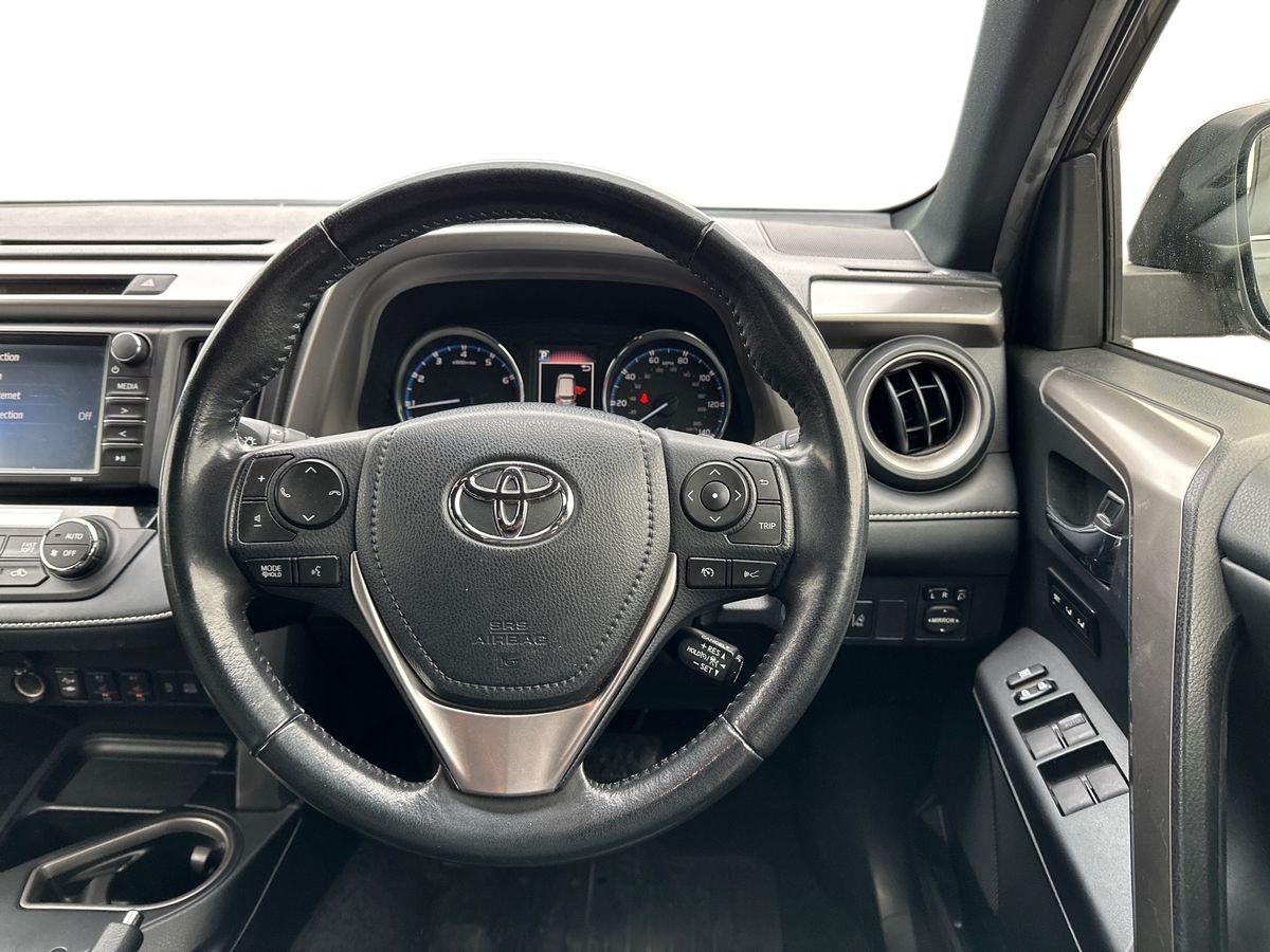 Used Toyota RAV4 2017 for sale - 76390013: Photo 17