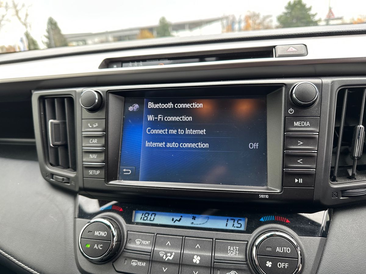 Used Toyota RAV4 2017 for sale - 76390013: Photo 21